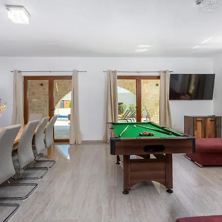 Pet Friendly In With Wifi Holiday home *