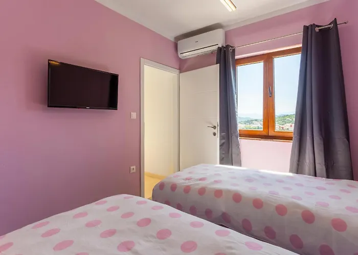 Pet Friendly In With Wifi ורבניק